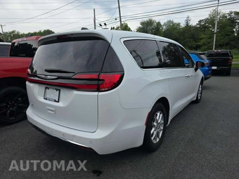 2023 Chrysler Pacifica Touring L 121.6" WB - miniatura 3