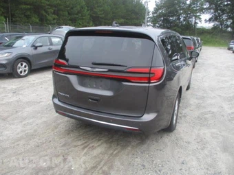 2023 Chrysler Pacifica Touring L 121.6" WB - miniatura 2
