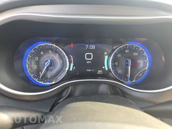 2023 Chrysler Pacifica Touring L 121.6" WB – miniatura 12