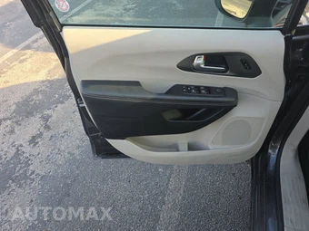 2023 Chrysler Pacifica Touring L 121.6" WB – miniatura 9