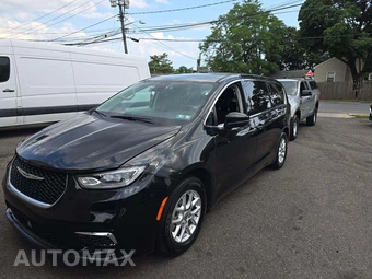 2023 Chrysler Pacifica Touring L 121.6" WB