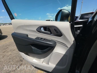 2023 Chrysler Pacifica Touring L 121.6" WB - miniatura 9