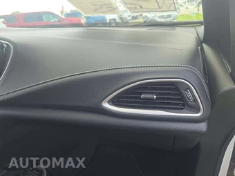 2023 Chrysler Pacifica Touring L 121.6" WB – miniatura 17