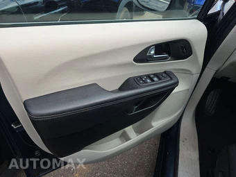 2023 Chrysler Pacifica Touring L 121.6" WB - miniatura 9