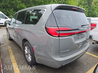 2023 Chrysler Pacifica Touring L 121.6" WB - miniatura 6