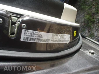 2023 Chrysler Voyager LX 121.6" WB - miniatura 2