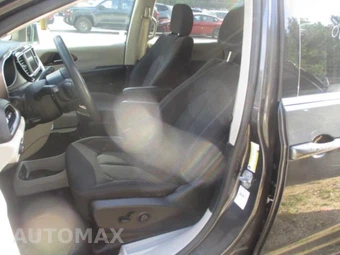 2023 Chrysler Voyager LX 121.6" WB - miniatura 3