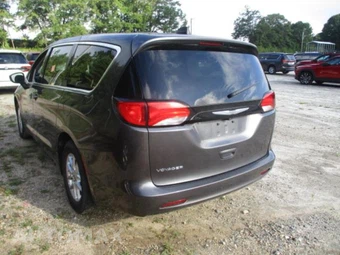 2023 Chrysler Voyager LX 121.6" WB - miniatura 8