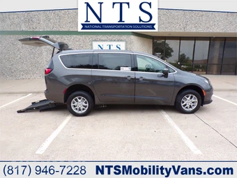 2023 Chrysler Voyager LX 121.6" WB - car from the USA, Manheim Buy-Now listing at AUTOMAX