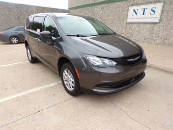 2023 Chrysler Voyager LX 121.6" WB - miniatura 3