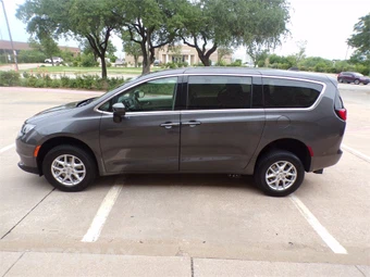 2023 Chrysler Voyager LX 121.6" WB - miniatura 5