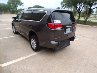 2023 Chrysler Voyager LX 121.6" WB - miniatura 6