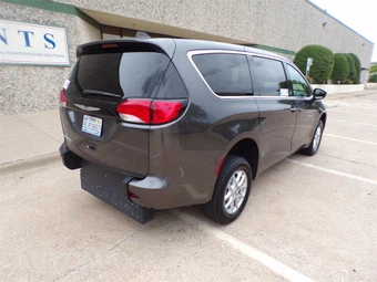 2023 Chrysler Voyager LX 121.6" WB - miniatura 7