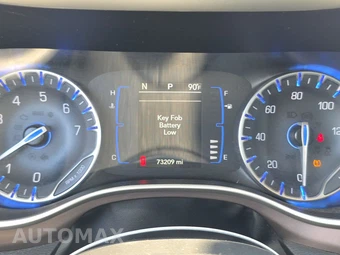 2023 Chrysler Voyager LX 121.6" WB – miniatura 12