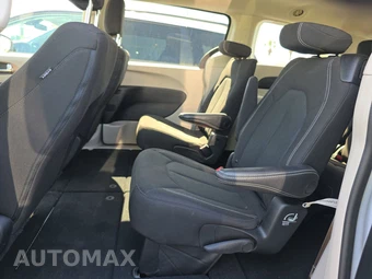 2023 Chrysler Voyager LX 121.6" WB – miniatura 13