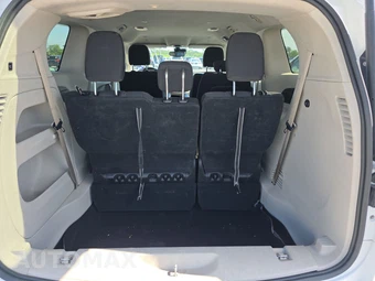 2023 Chrysler Voyager LX 121.6" WB – miniatura 17