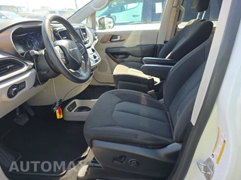 2023 Chrysler Voyager LX 121.6" WB – miniatura 7