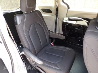 2023 Chrysler Voyager LX 121.6" WB - miniatura 19