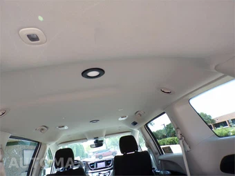 2023 Chrysler Voyager LX 121.6" WB - miniatura 24