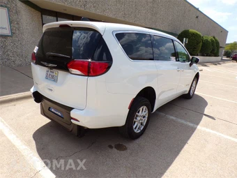 2023 Chrysler Voyager LX 121.6" WB - miniatura 7
