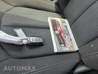 2023 Chrysler Voyager LX 121.6" WB – miniatura 25