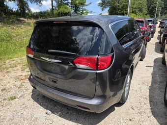2023 Chrysler Voyager LX 121.6" WB – miniatura 4