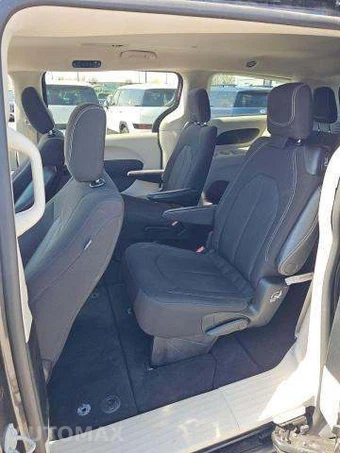 2023 Chrysler Voyager LX 121.6" WB - miniatura 13