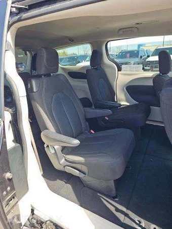2023 Chrysler Voyager LX 121.6" WB - miniatura 17