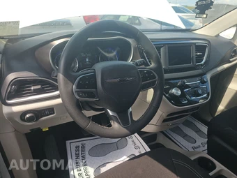 2023 Chrysler Voyager LX 121.6" WB – miniatura 10