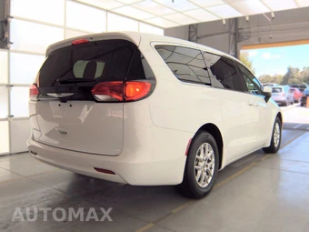 2023 Chrysler Voyager LX 121.6" WB – miniatura 4
