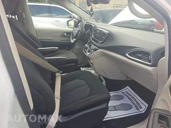2023 Chrysler Voyager LX 121.6" WB – miniatura 8