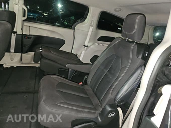 2023 Chrysler Voyager LX 121.6" WB – miniatura 13