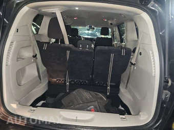 2023 Chrysler Voyager LX 121.6" WB – miniatura 17