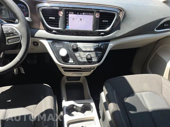 2023 Chrysler Voyager LX 121.6" WB – miniatura 11