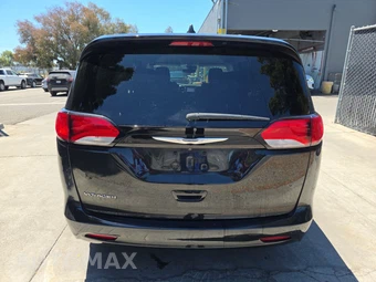 2023 Chrysler Voyager LX 121.6" WB – miniatura 5