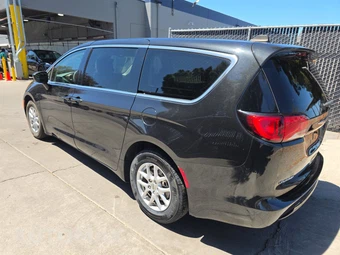 2023 Chrysler Voyager LX 121.6" WB – miniatura 6