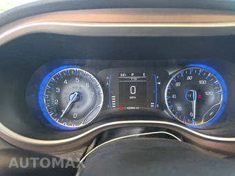2023 Chrysler Voyager LX 121.6" WB - miniatura 12