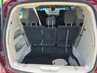 2023 Chrysler Voyager LX 121.6" WB - miniatura 17