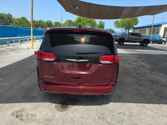 2023 Chrysler Voyager LX 121.6" WB - miniatura 5