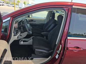 2023 Chrysler Voyager LX 121.6" WB - miniatura 7