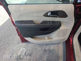 2023 Chrysler Voyager LX 121.6" WB - miniatura 9