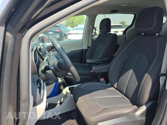 2023 Chrysler Voyager LX 121.6" WB - miniatura 3