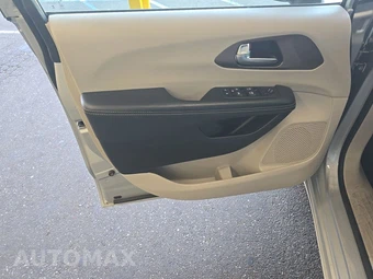 2023 Chrysler Voyager LX 121.6" WB - miniatura 9