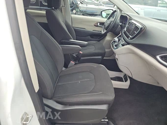 2023 Chrysler Voyager LX 121.6" WB – miniatura 8