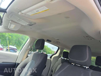 2023 Chrysler Voyager LX 121.6" WB - miniatura 11