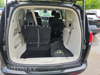 2023 Chrysler Voyager LX 121.6" WB - miniatura 15