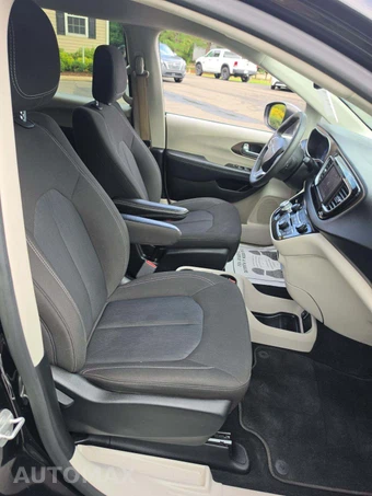 2023 Chrysler Voyager LX 121.6" WB - miniatura 19