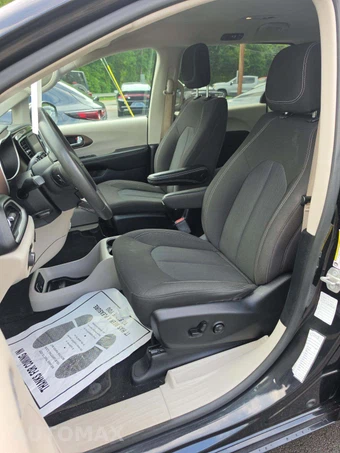 2023 Chrysler Voyager LX 121.6" WB - miniatura 6