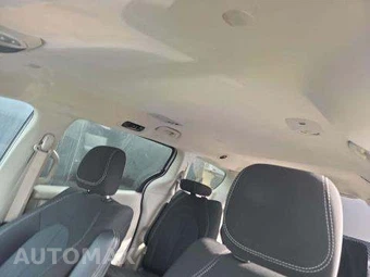 2023 Chrysler Voyager LX 121.6" WB – miniatura 11
