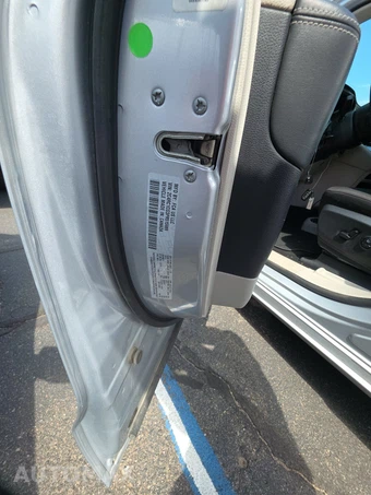 2023 Chrysler Voyager LX 121.6" WB - miniatura 14
